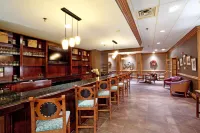Lynchburg Grand Estate by IHG - 주차장