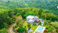 Pvt Villa Estate with Mtn Views  Pool in Ocho Rios - maisons de vacances