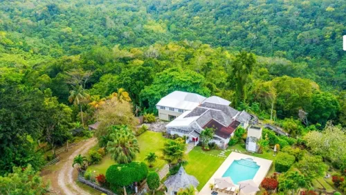 Pvt Villa Estate with Mtn Views  Pool in Ocho Rios - Villas