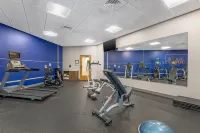 Holiday Inn Express BREEZEWOOD by IHG - Gym