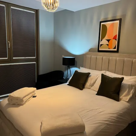 Apartment in Botanical Gardens, Old Trafford