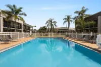 Ramada by Wyndham Cocoa - 3-Star