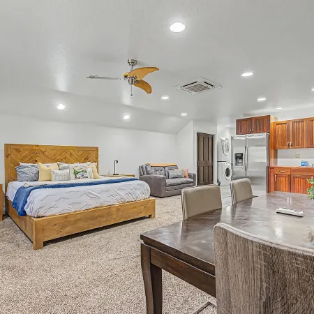 Cozy Studio • Trail Access • Walk to Payette Lake