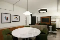 The Alexander - Bares