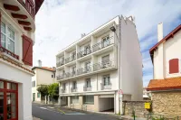 Hôtel Kemaris - parking