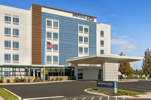 SpringHill Suites Camp Hill - Parkplatz