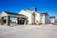 Cobblestone Inn & Suites - Corry - Parkplatz