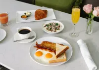 The Mosaic Hotel Beverly Hills - breakfast