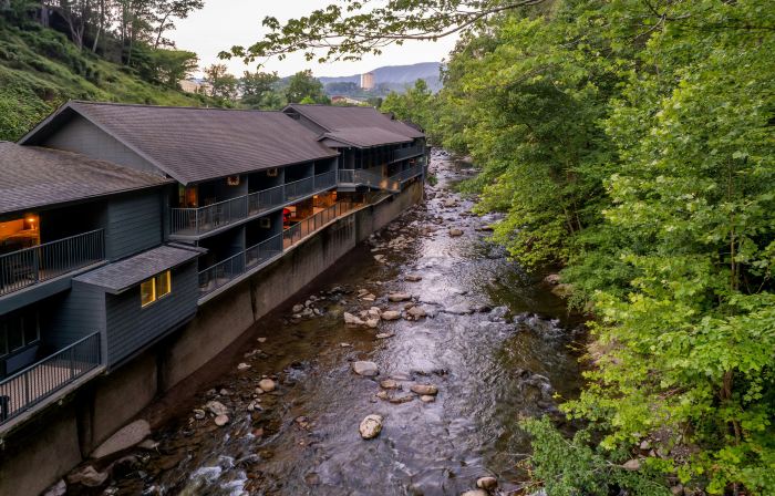 Historic Rocky Waters Inn, A Small Luxury Hotel