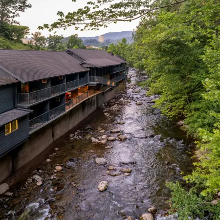 Historic Rocky Waters Inn, A Small Luxury Hotel