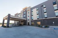 Hampton Inn Mustang - 2-Star