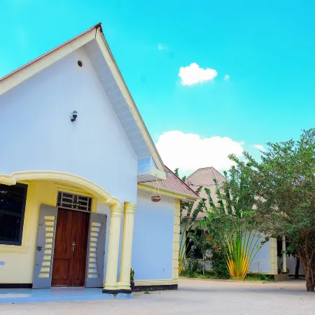 Solomon Village Lodge