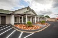 Suburban Studios Spartanburg - I-26 - 2-Star