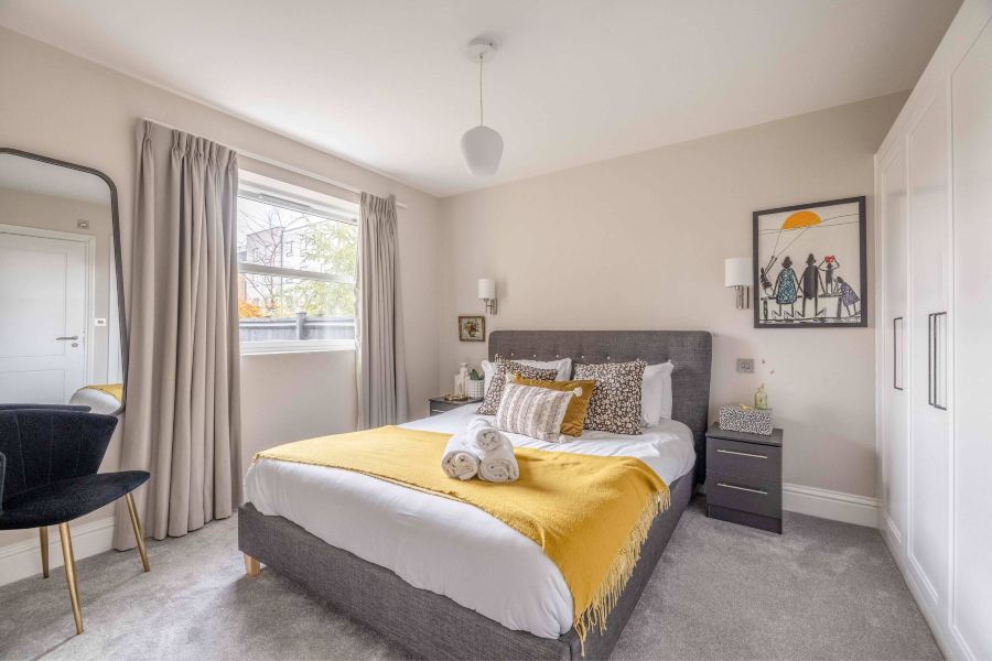 Modern 2 Bed Oasis -Parking & Garden - By Tempstay