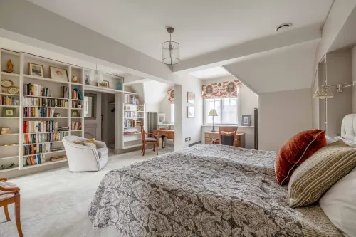 Stylish 2Bed/2Bath Flat In The Heart Of Windsor - 2-Star