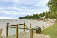 Lake Huron Haven: Private Shoreline, Deck & Views! - 2-Star