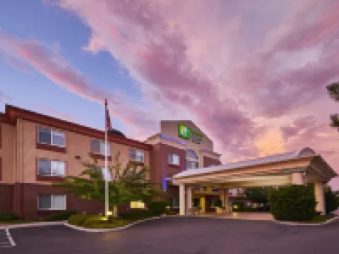 ホリデイ イン エクスプレス ホテル & スイーツ メドフォード - セントラル ポイント by IHG セントラル・ポイントのホテル