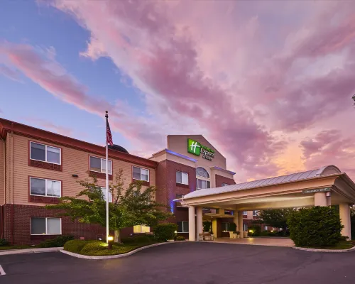 Holiday Inn Express & Suites MEDFORD-CENTRAL POINT by IHG Hotels in Central Point