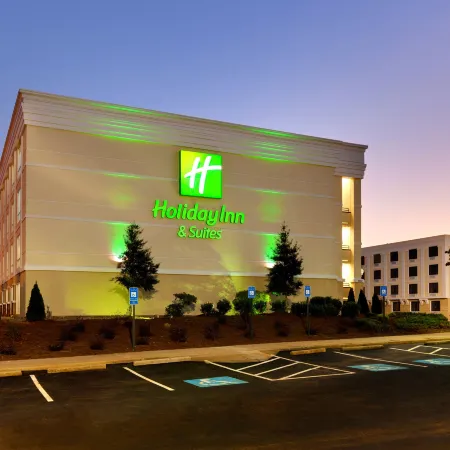 Holiday Inn & Suites ATLANTA AIRPORT-NORTH by IHG
