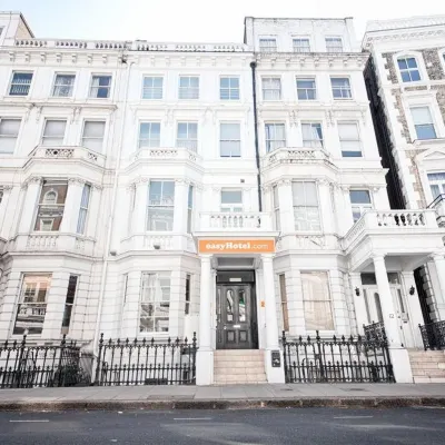 EasyHotel South Kensington Hotels near Kensington Square