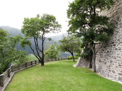 Burg Biedenegg, Niedermontani