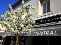 Le Central Hotel Bar Restaurant