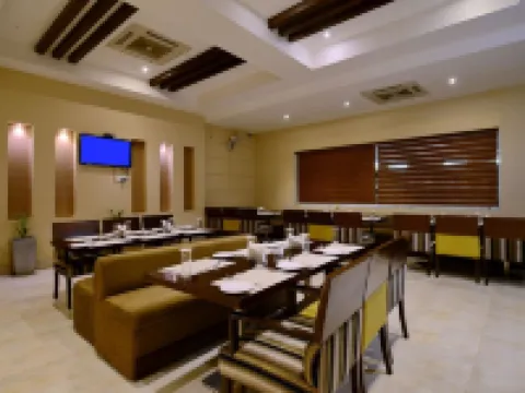 Hotel le Roi Raipur at Raipur Railway Station Hotels in Raipur