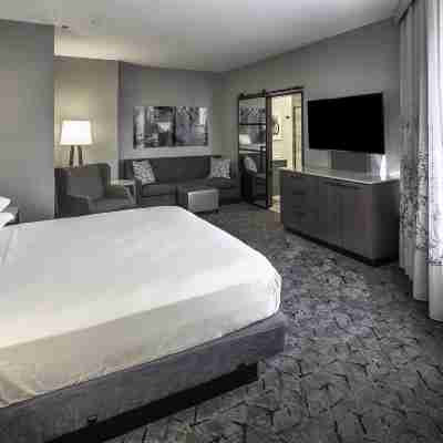 DoubleTree by Hilton Modesto Rooms