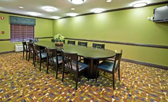 Holiday Inn Express & Suites Madison