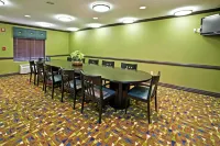 Holiday Inn Express & Suites Madison Hotel di Madison