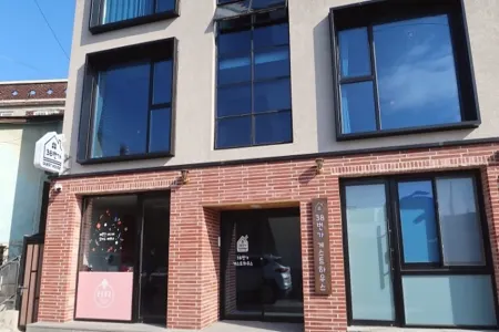 38th Street Guesthouse