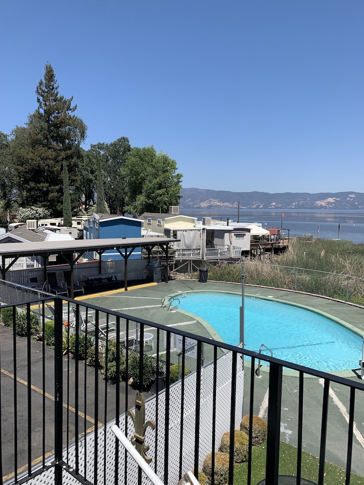 Regency Inn Lakeport