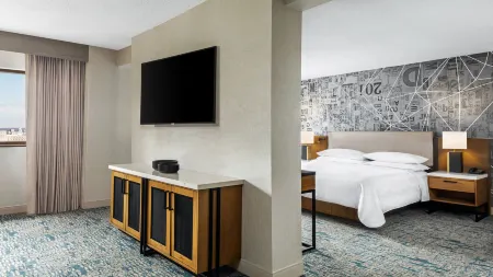 Sheraton Philadelphia Downtown Отели рядом с достопримечательностью «Пеннс Ландинг»