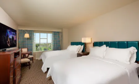 Hilton Grand Vacations Club Paradise Las Vegas Отели рядом с достопримечательностью «Даунтаун Контейнер Парк»