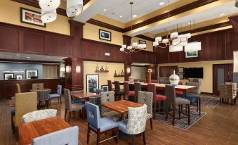 Hampton Inn & Suites Cleveland-Beachwood