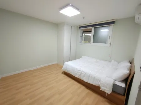 Goseong Shine House Pension Отели в г. Косон