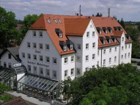 Hotel-Gasthof Maisberger Отели в г. Нойфарн бай Фрайзинг