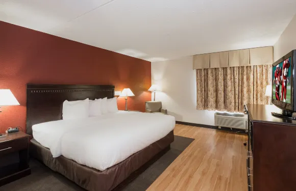 芒特荷裏紅頂套房酒店-麥圭爾空軍基地