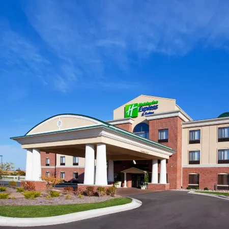 Holiday Inn Express & Suites BAY CITY by IHG