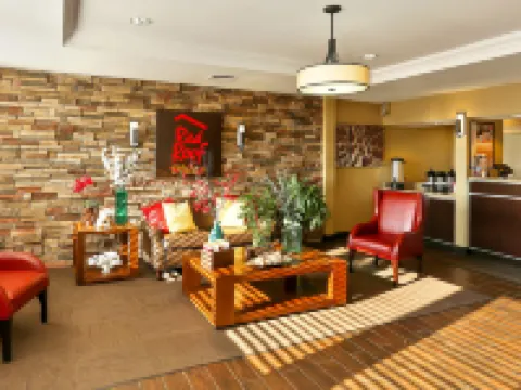 華盛頓哥倫比亞特區-洛克維爾紅頂PLUS+酒店 鄰近The Square at Rockville的酒店