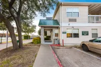 HomeTowne Studios By Red Roof Dallas - North Addison/ Tollway - 2성급