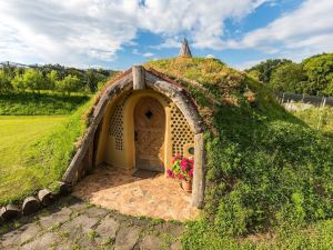 Magical Hobbit's House - Happy Rentals