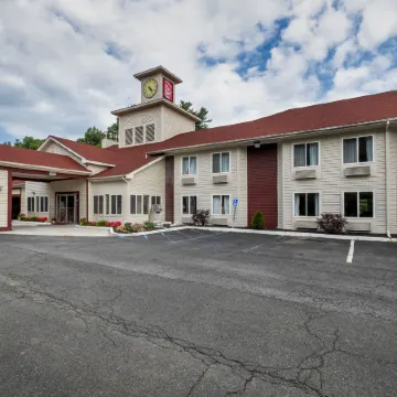 Red Roof Inn Clifton Park Отели в г. Клифтон Парк
