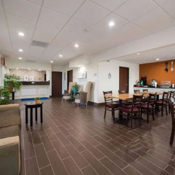 Ramada by Wyndham Effingham