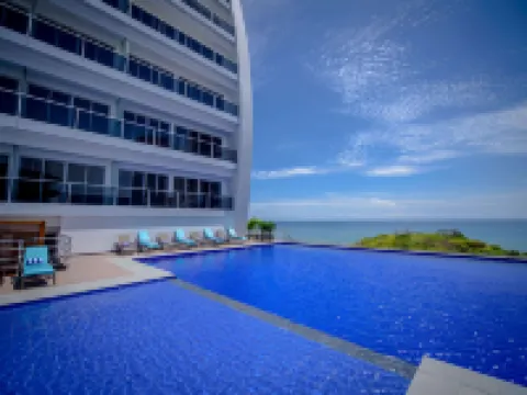 Wyndham Manta Sail Plaza Hotel and Convention Center โรงแรมในมันตา