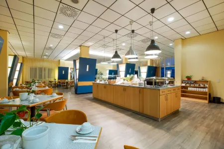 Hotel Berlin Lichtenberg Отели в г. Берлин