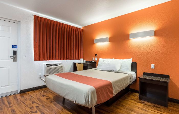 Motel 6 Riverside, CA - UCR East