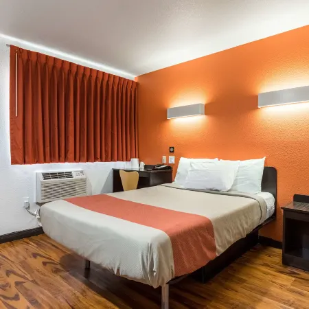 Motel 6 Riverside, CA - UCR East