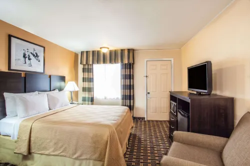 Travelodge by Wyndham South Burlington Hotels in Willsboro