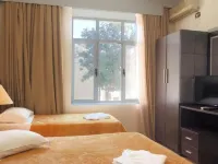 Hotel Cajupi ジロカストラのホテル